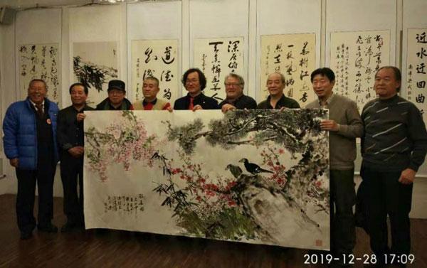 与韩国对口文化艺术协商,交流,组织了多次中韩专项文化考查交流活动